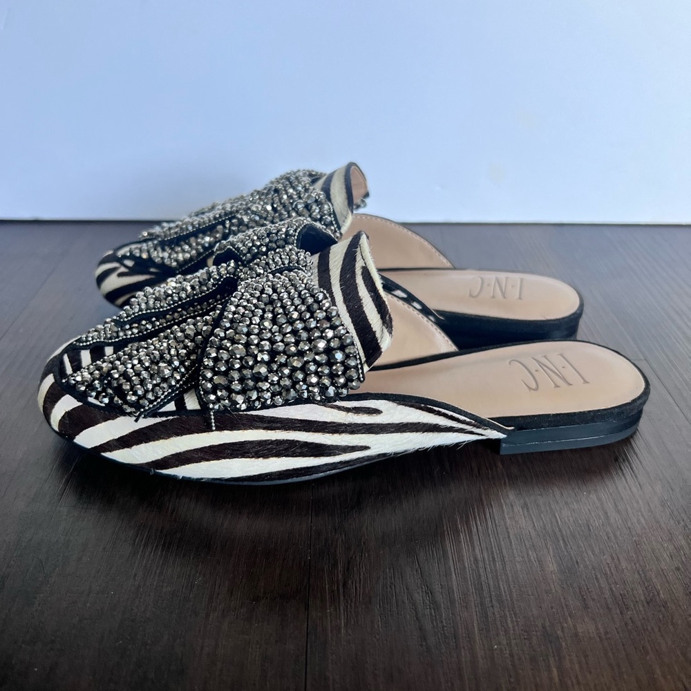 INC International Concepts Gannie Amazing zebra Cristal  Bow Mules 5 1/2 - Picture 2 of 5